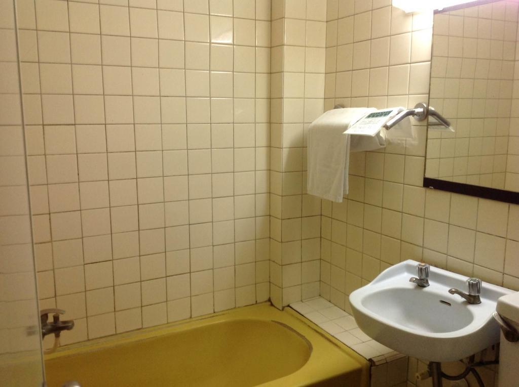 ルイ チュン ホテル 高雄市 部屋 写真