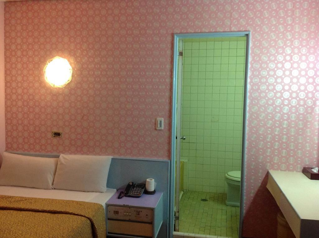 ルイ チュン ホテル 高雄市 部屋 写真